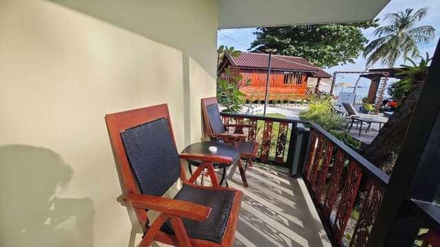 Deluxe Beach Front Cottage with Double Bed