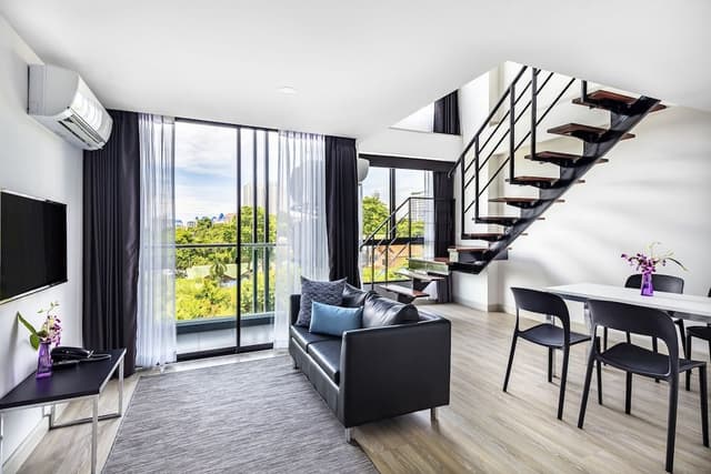 Duplex, 1 King Bed, Non Smoking, City View