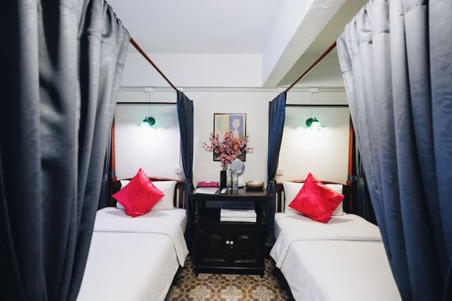 Twin Room with Shared Bathroom