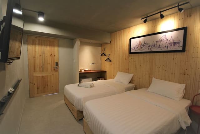 Standard Twin Room