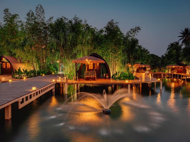 Lake Villa