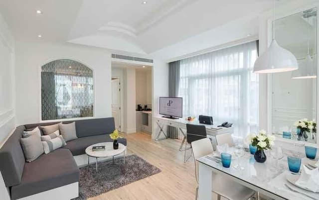 Executive Suite