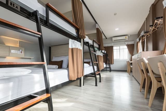 Shared Dormitory, Women only