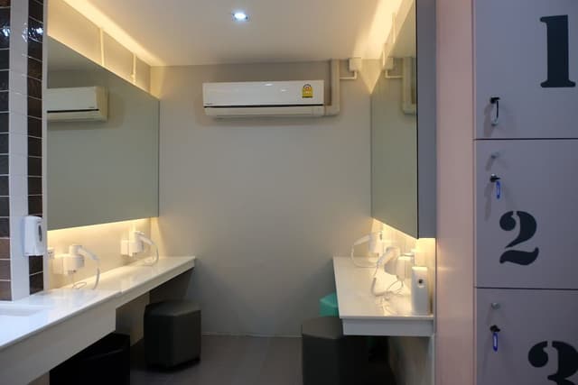 Shared Dormitory, Women only