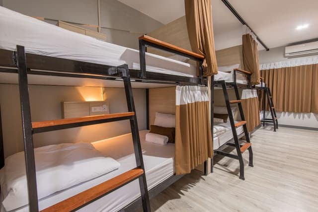 Shared Dormitory, Women only