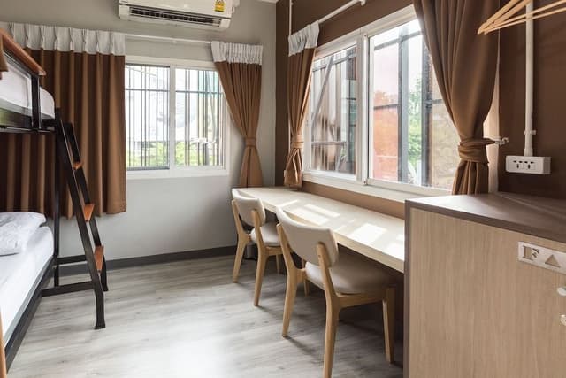 Shared Dormitory, Women only