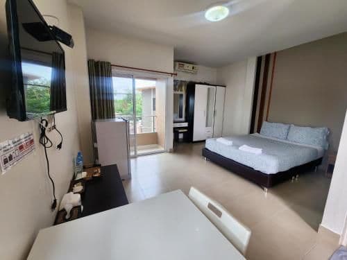 Standard with 1 Queen Bed