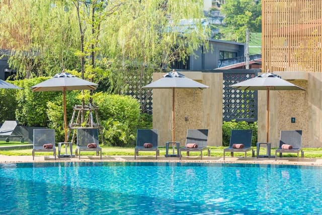 Aurico Deluxe Pool Access
