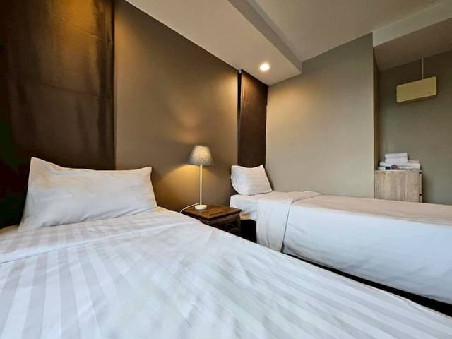 Suite for 4