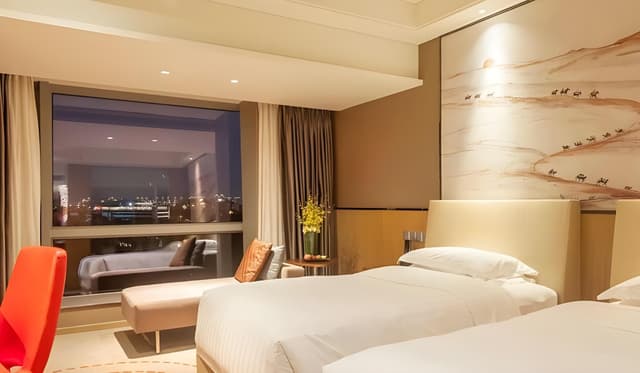 Deluxe Lake-View Twin Room
