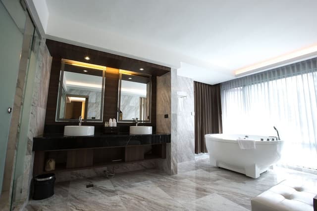 Jacuzzi Suite