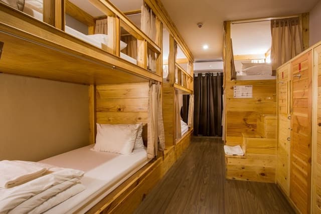 1 Bed in 6-Bed Mixed Dormitory