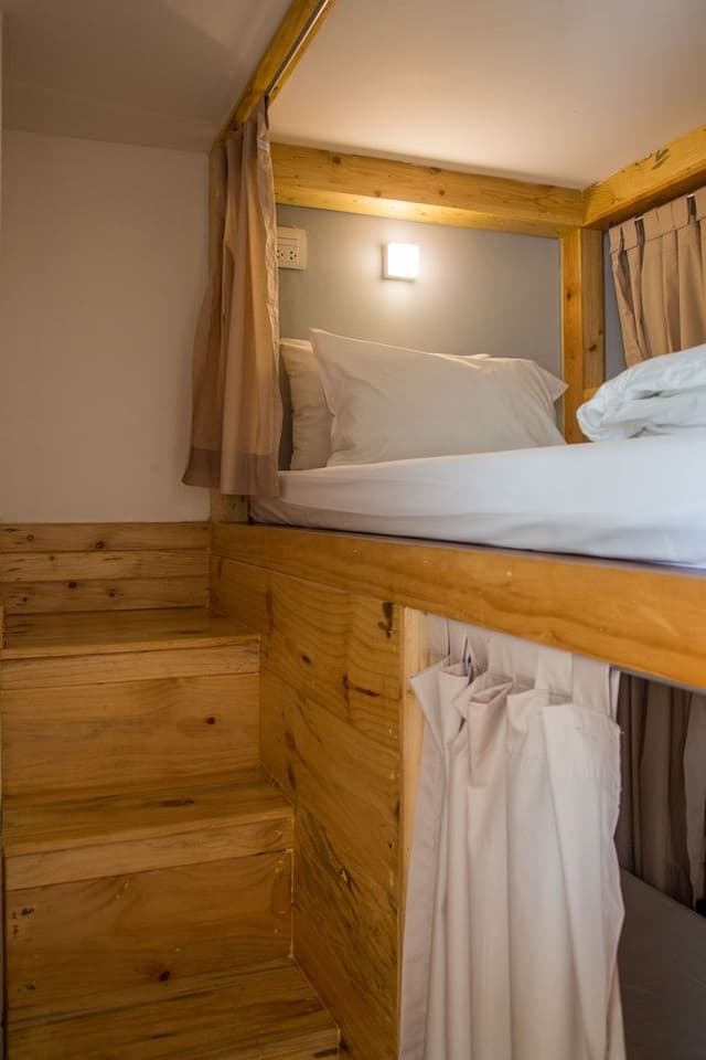 1 Bed in 6-Bed Mixed Dormitory