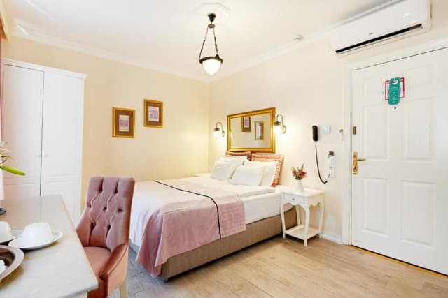 Deluxe Single Room