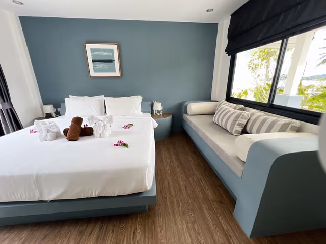 Deluxe Double Room, 1 King Bed, Terrace, Pool View