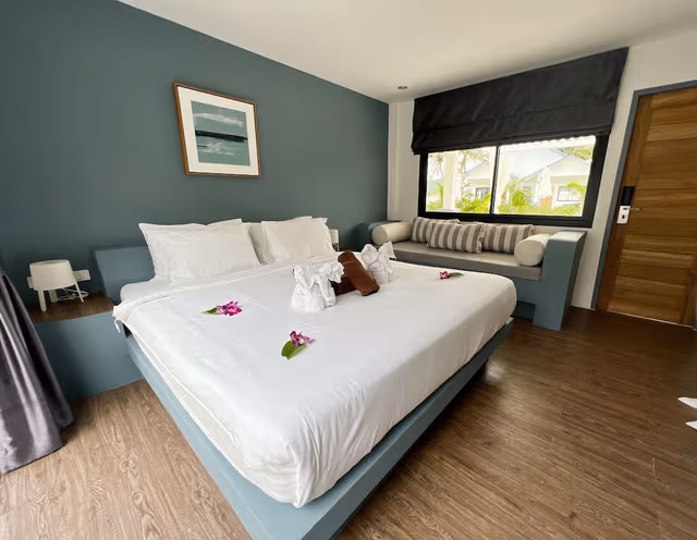 Deluxe Double Room, 1 King Bed, Terrace, Pool View