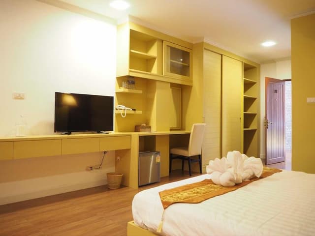 Deluxe Room, 1 King Bed, Non Smoking