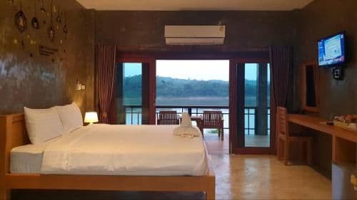 Supreme Deluxe Mountain and River View Twin Room