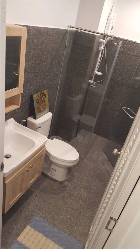 Standard Townhome, Non Smoking, Shared Bathroom