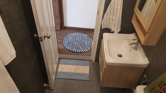 Standard Townhome, Non Smoking, Shared Bathroom