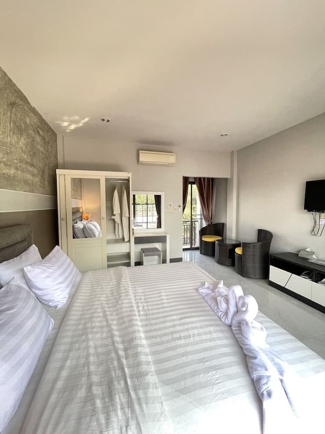 Deluxe Room, 1 King Bed, Non Smoking