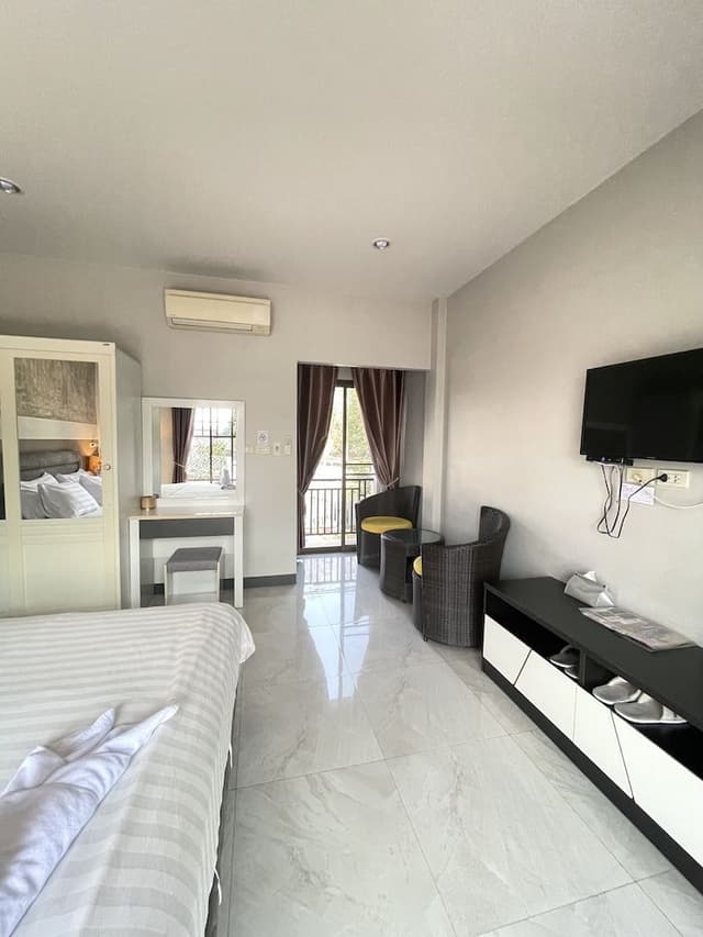Deluxe Room, 1 King Bed, Non Smoking