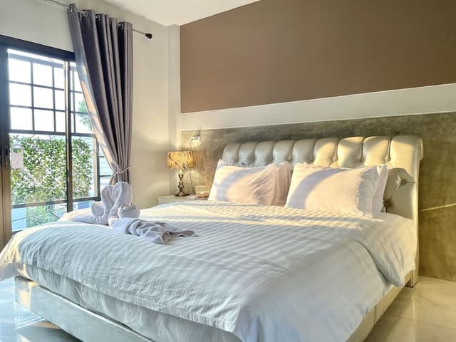 Deluxe Room, 1 King Bed, Non Smoking
