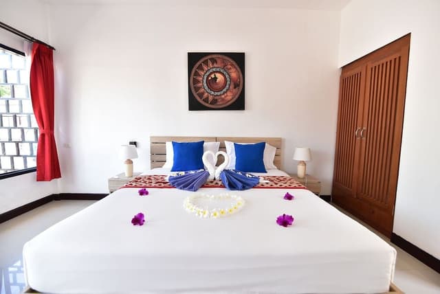 Comfort Room, 1 King Bed, Resort View