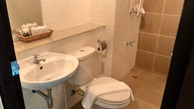 Double Room, 1 King Bed
