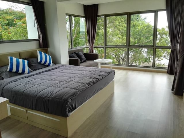 Luxury Beach Front Suites