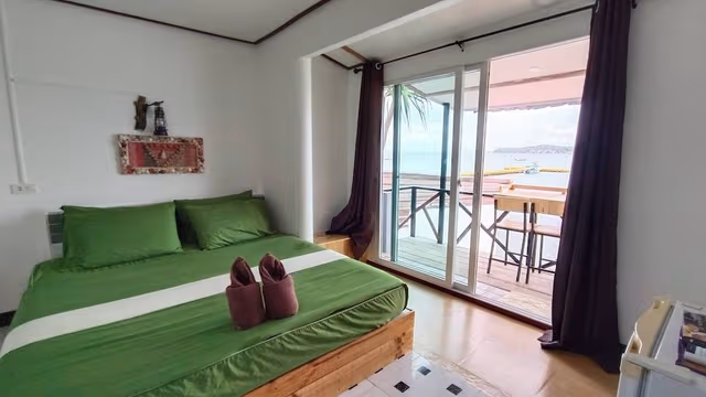 Room, 1 King Bed, Sea View
