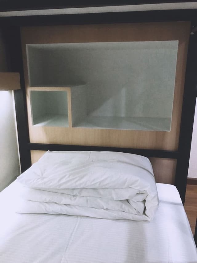 8-Bed Family room with Bathroom