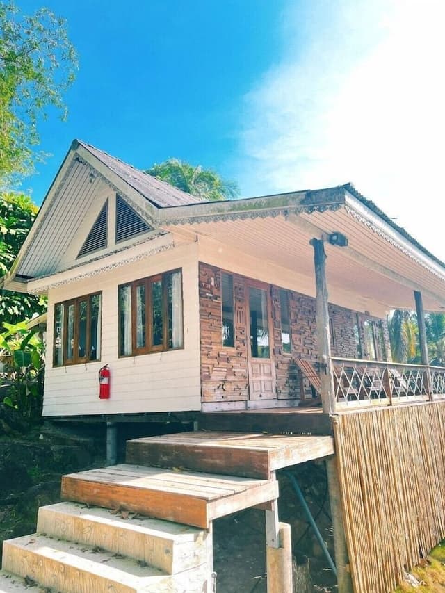 Air-con Bungalow Beach View