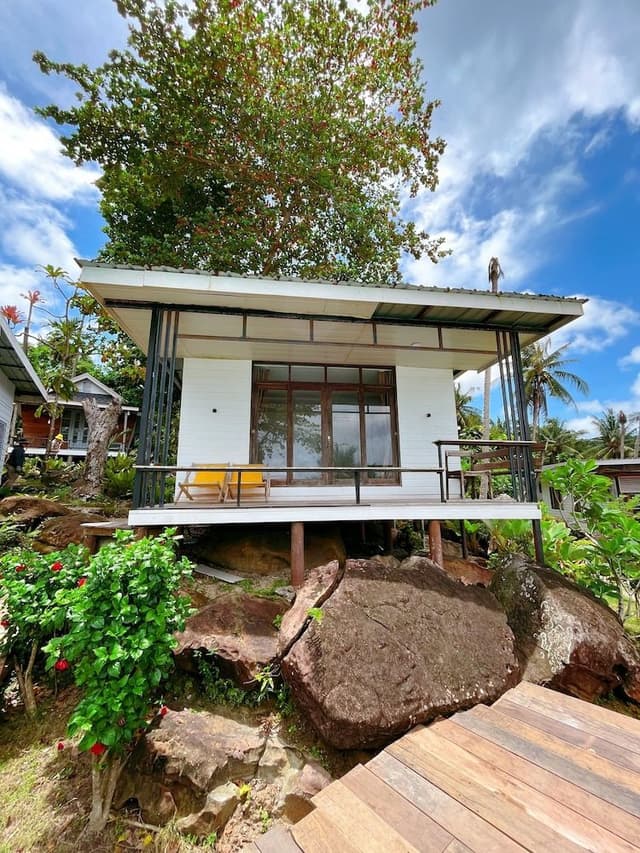 Air-con Bungalow Beach View
