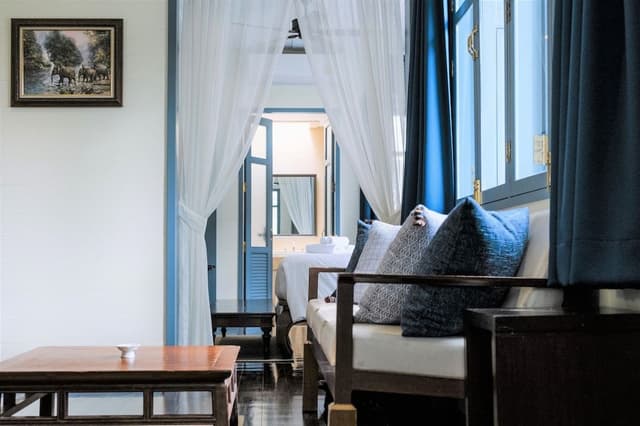 Colonial Suite
