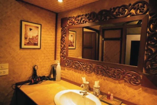 Bungalow (Fan Room)