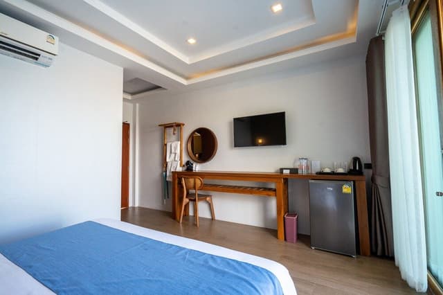 Deluxe Double Room, Poolside