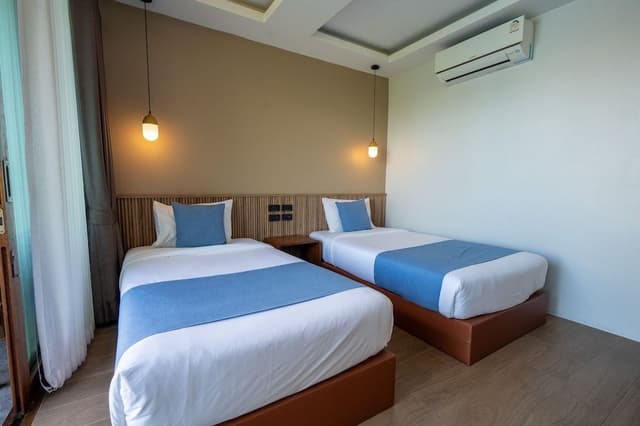 Deluxe Twin Room, Poolside