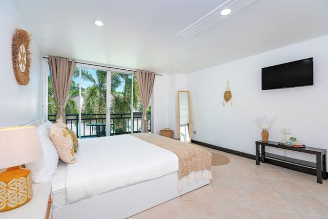 Family Room with Private External Bathroom