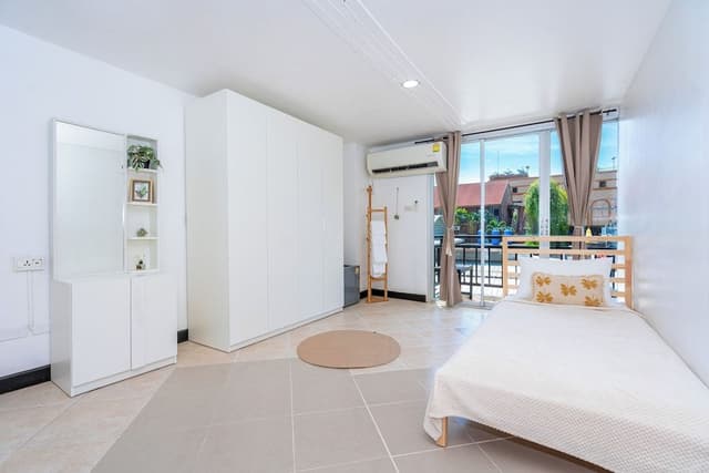 Family Room with Private External Bathroom