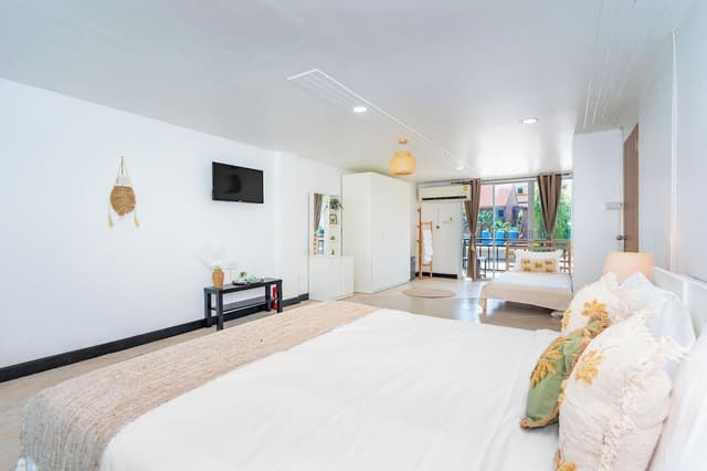 Family Room with Private External Bathroom