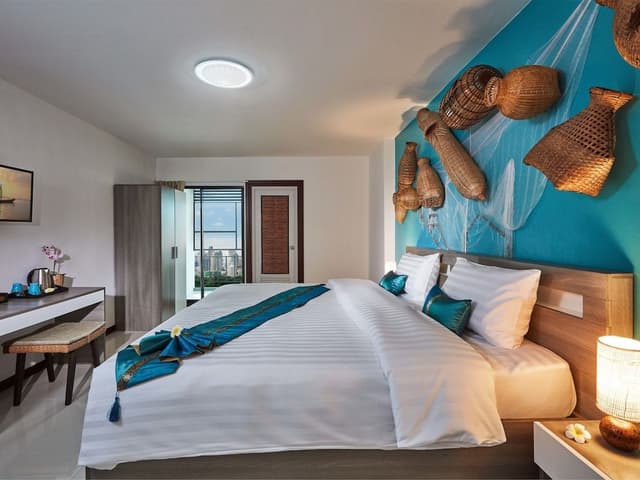 Deluxe Room, 1 King Bed