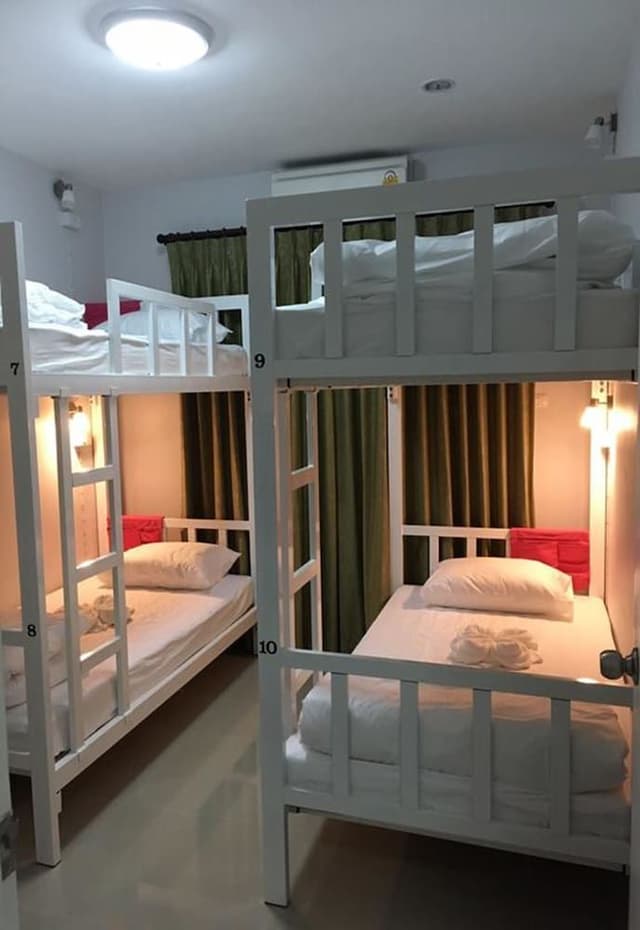 4-Mixed Shared Dormitory