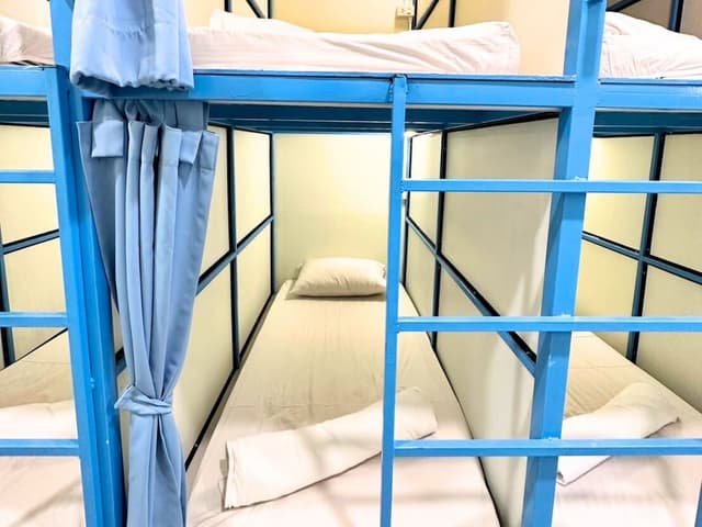 6 Bed Mixed Dormitory