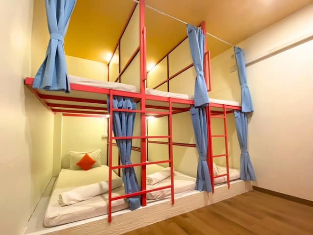 6 Bed Mixed Dormitory