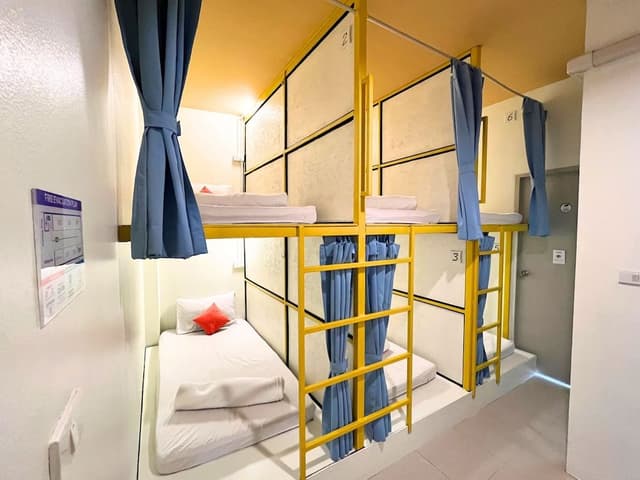 6 Bed Mixed Dormitory