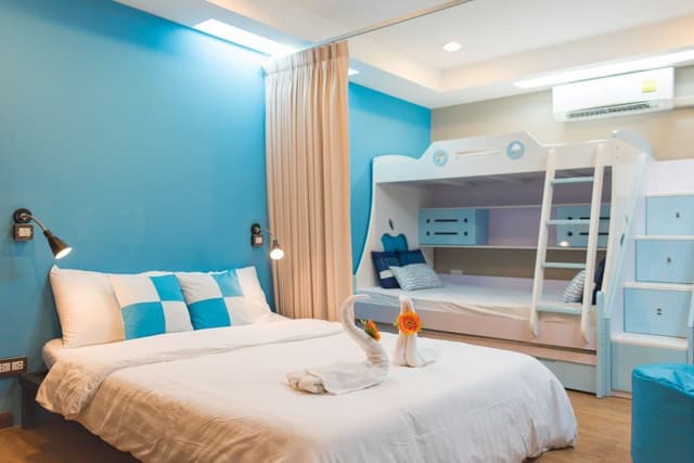 Private Family for 4 people