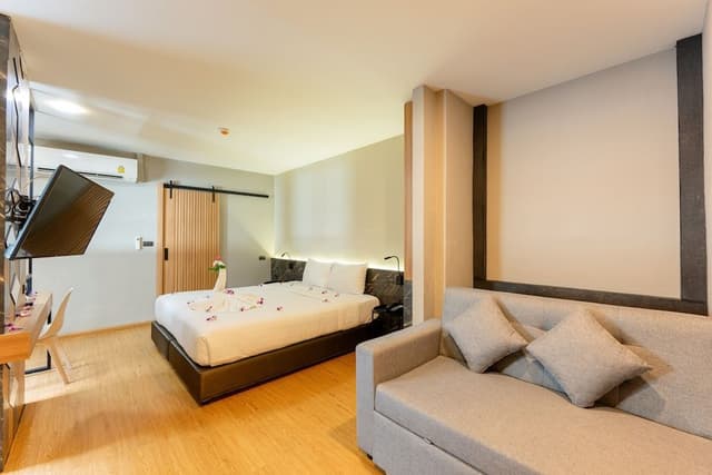 Family Studio, 1 King Bed with Sofa bed