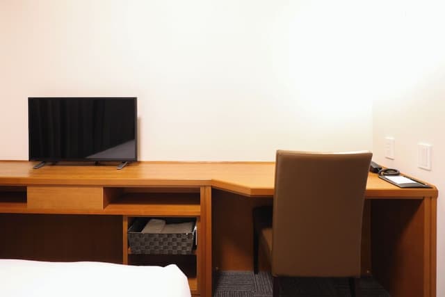 Double Room - Smoking [No Room Cleaning](12-13sqm)