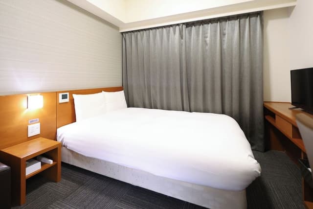 Double Room - Smoking [No Room Cleaning](12-13sqm)